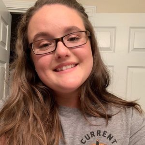 Meet your Posher, Abigail